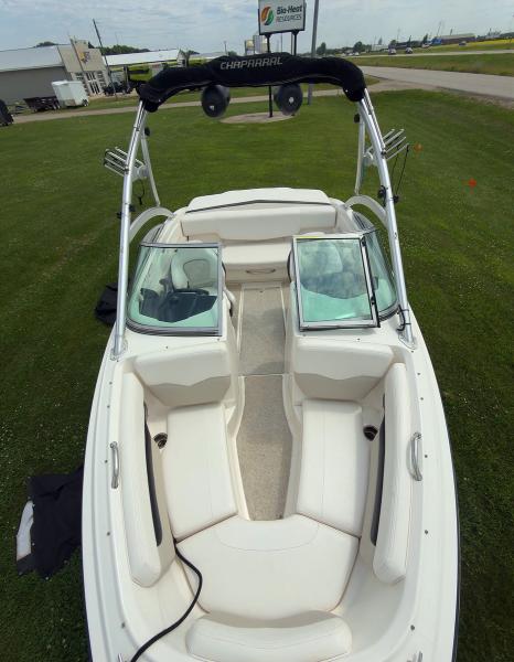 2011 Chaparral Boat მანქანა იყიდება აუქციონზე, vin: FGB501921011, აუქციონის ნომერი: 62310676