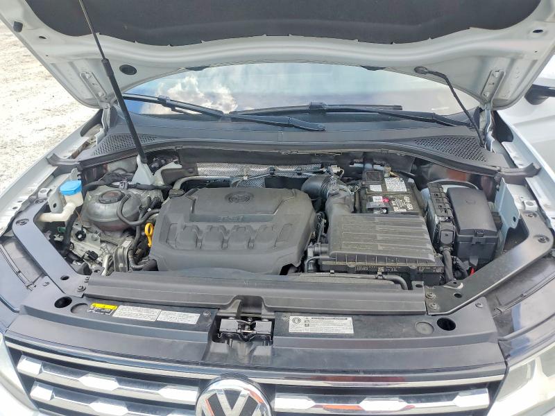 61139196 :رقم المزاد ، 3VV0B7AX5JM116017 vin ، 2018 Volkswagen Tiguan مزاد بيع