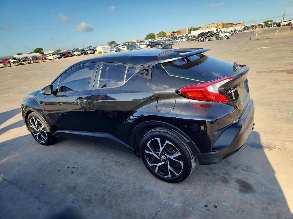 59218556 :رقم المزاد ، NMTKHMBX1JR015333 vin ، 2018 Toyota C-hr مزاد بيع