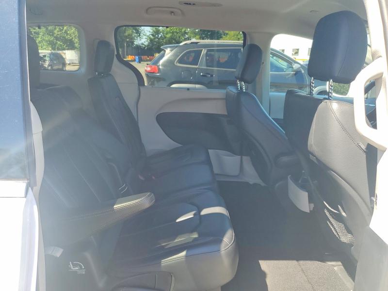 61233876 :رقم المزاد ، 2C4RC1BG1HR816117 vin ، 2017 Chrysler Pacifica مزاد بيع