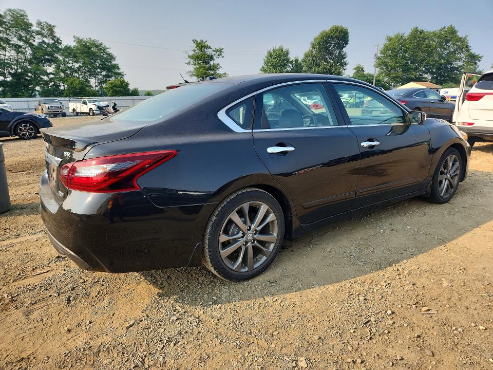 Продаж на аукціоні авто 2018 Nissan Altima, vin: 1N4AL3AP1JC227258, номер лоту: 61181936
