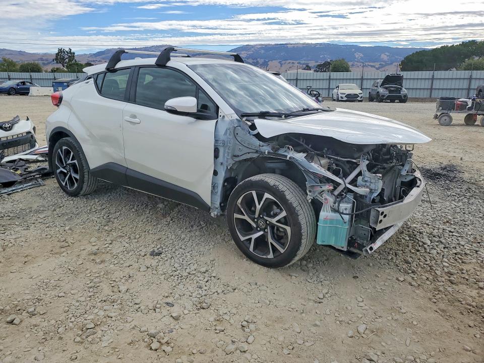 61873626 :رقم المزاد ، JTNKHMBX0L1076346 vin ، 2020 Toyota C-hr مزاد بيع