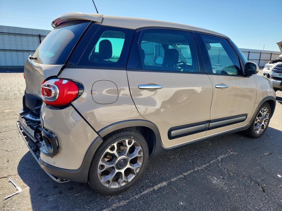61249536 :رقم المزاد ، ZFBCFADH2EZ009161 vin ، 2014 Fiat 500l مزاد بيع