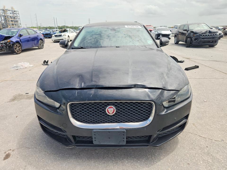 61342106 :رقم المزاد ، SAJAR4FX1JCP39188 vin ، 2018 Jaguar Xe مزاد بيع