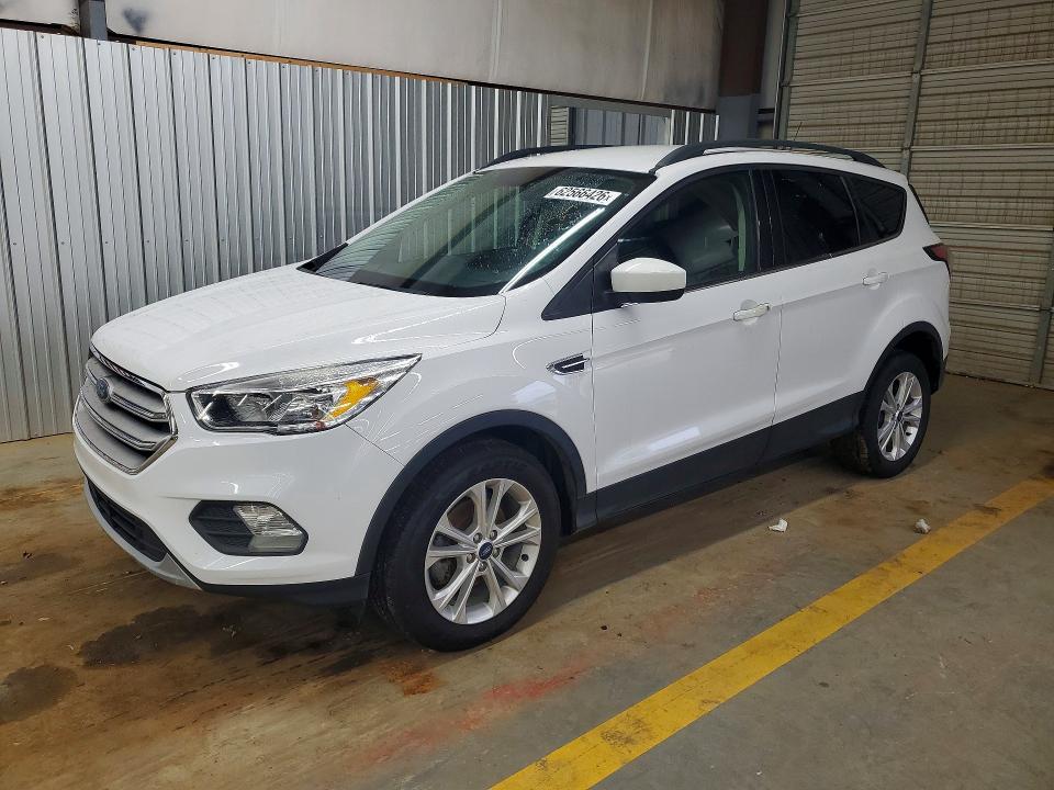 Продаж на аукціоні авто 2018 Ford Escape, vin: 1FMCU0GD7JUD35966, номер лоту: 62566426