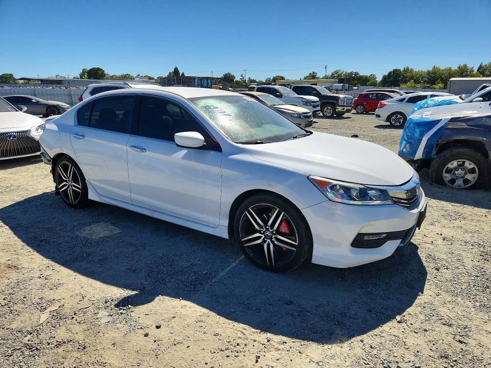 Aukcja sprzedaży 2017 Honda Accord, vin: 1HGCR2F5XHA049795, numer aukcji: 61960926