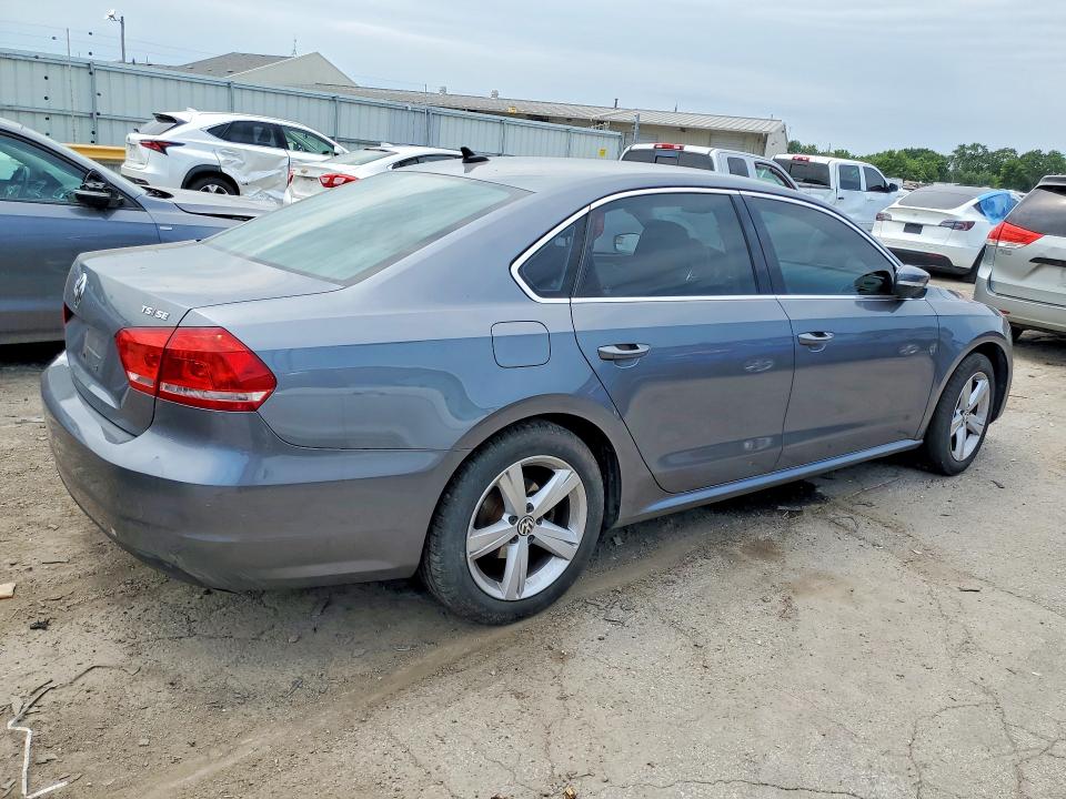 62111016 :رقم المزاد ، 1VWBS7A30FC027921 vin ، 2015 Volkswagen Passat مزاد بيع