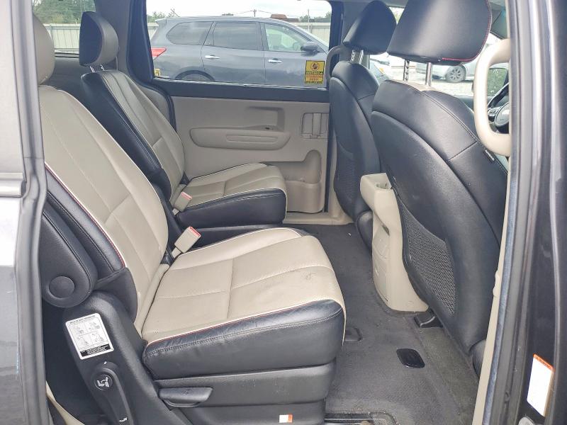 61927356 :رقم المزاد ، KNDMB5C16L6574830 vin ، 2020 Kia Sedona مزاد بيع