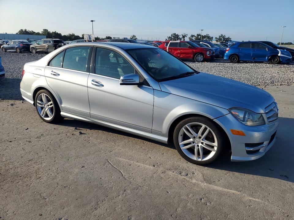 62510776 :رقم المزاد ، WDDGF8AB5DA822990 vin ، 2013 Mercedes-benz C مزاد بيع