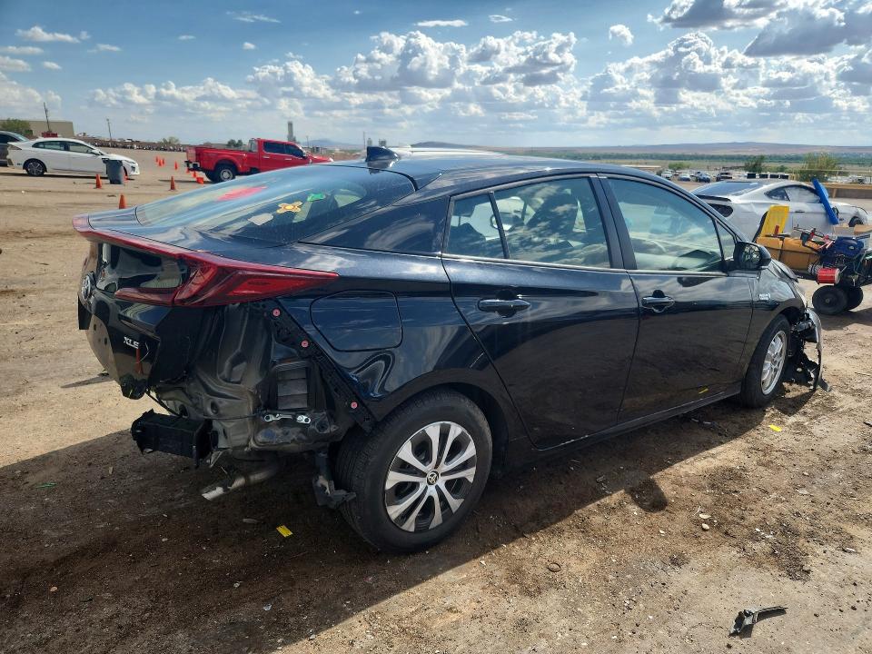 61551186 :رقم المزاد ، JTDKAMFP9N3215657 vin ، 2022 Toyota Prius Prime مزاد بيع