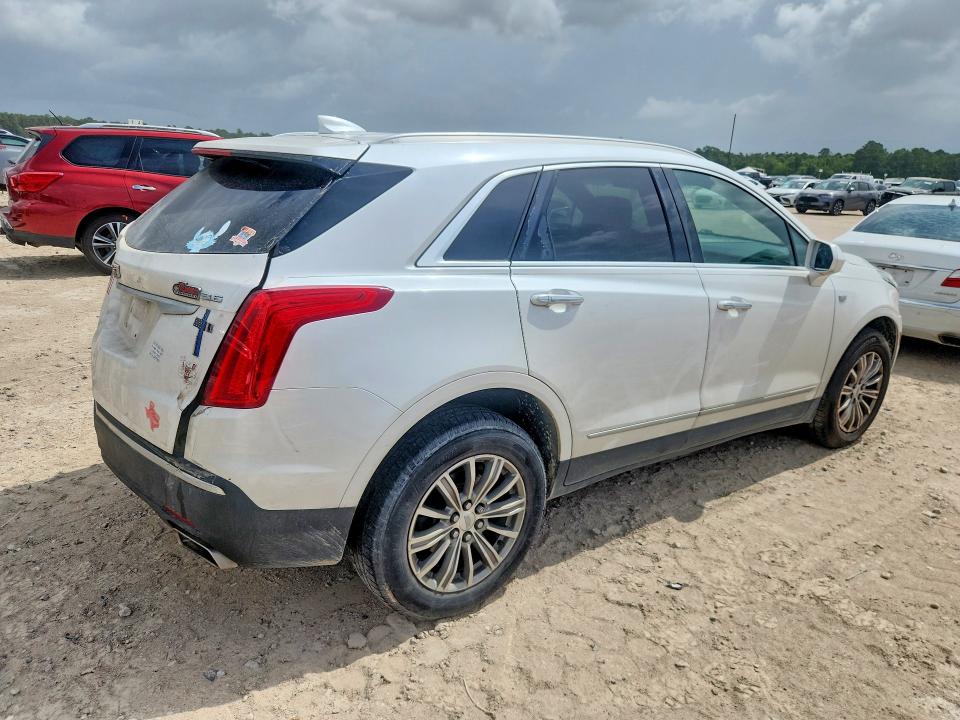 60450586 :رقم المزاد ، 1GYKNBRS8HZ172563 vin ، 2017 Cadillac Xt5 مزاد بيع