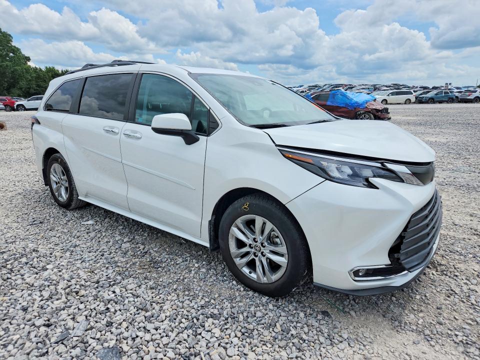 Auction sale of the 2024 Toyota Sienna, vin: 5TDJSKFC4RS135469, lot number: 61616316