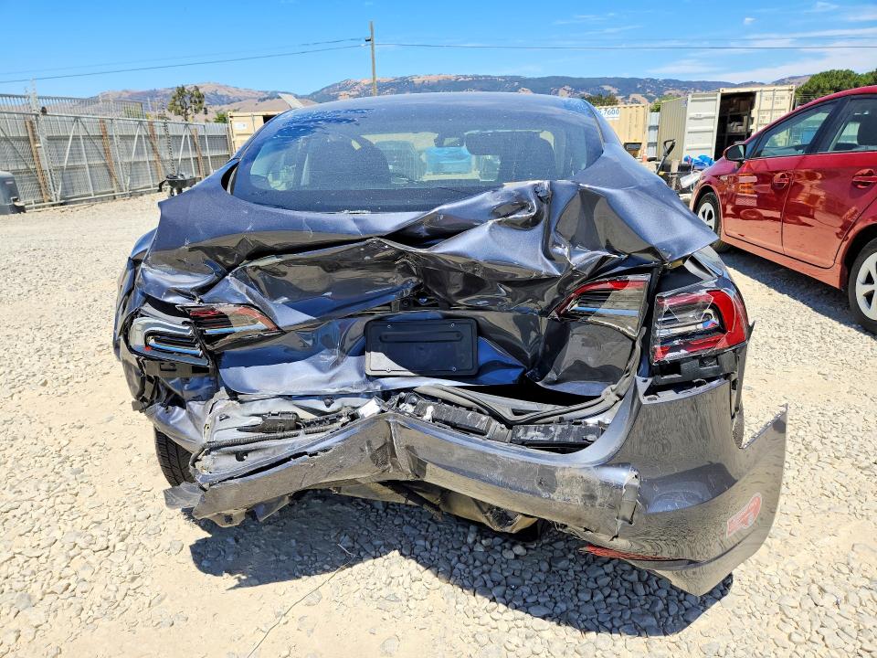 60078996 :رقم المزاد ، 5YJ3E1EAXPF693662 vin ، 2023 Tesla Model 3 مزاد بيع