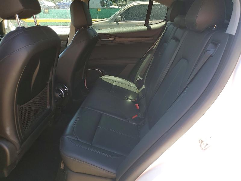 60431166 :رقم المزاد ، ZASPAKBN2L7C83357 vin ، 2020 Alfa Romeo Stelvio مزاد بيع