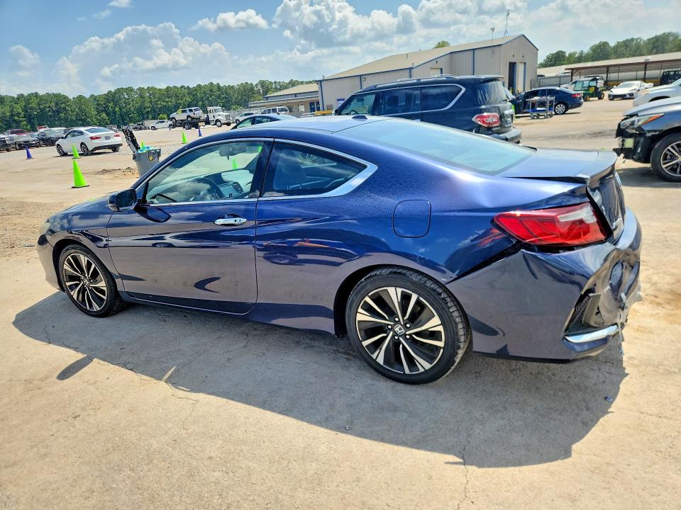 62039656 :رقم المزاد ، 1HGCT2B86HA003303 vin ، 2017 Honda Accord مزاد بيع