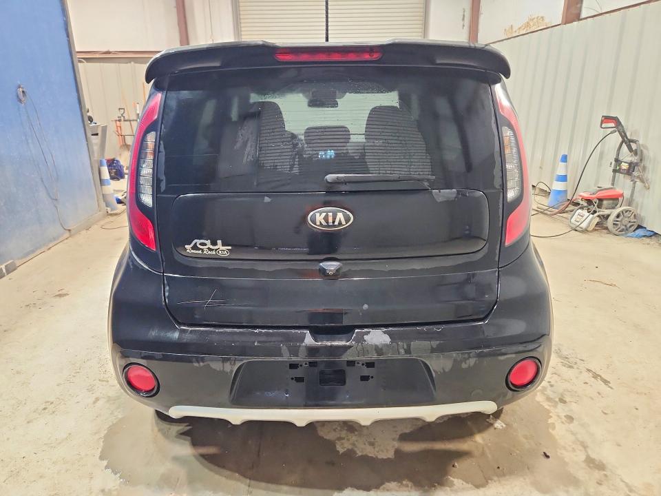 Продаж на аукціоні авто 2018 Kia Soul, vin: KNDJP3A50J7558497, номер лоту: 59596356