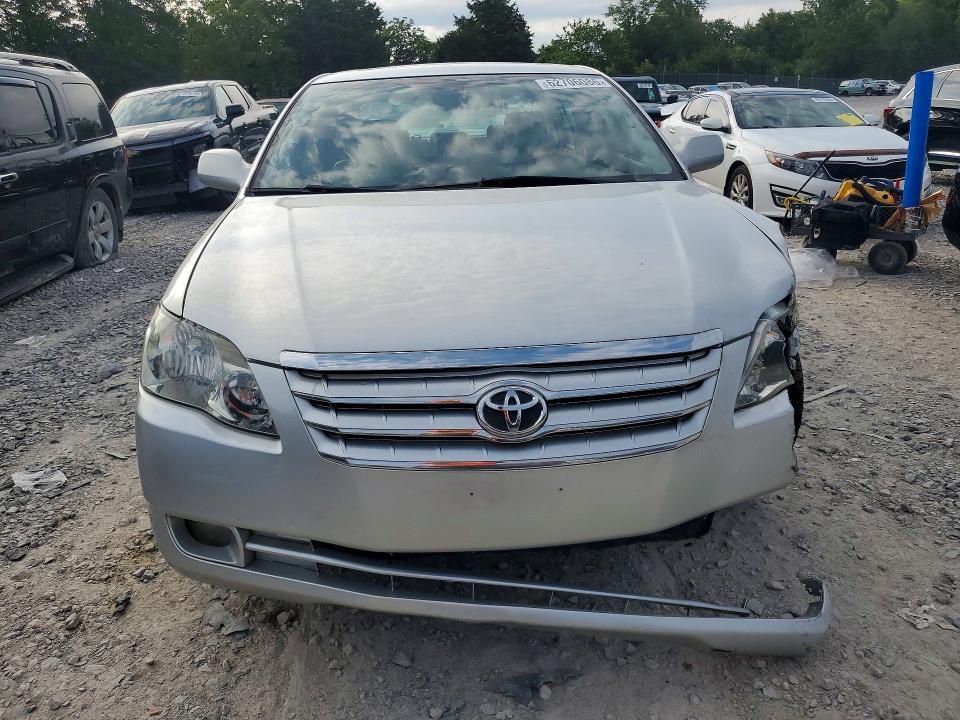 2006 Toyota Avalon მანქანა იყიდება აუქციონზე, vin: 4T1BK36BX6U132869, აუქციონის ნომერი: 62706086