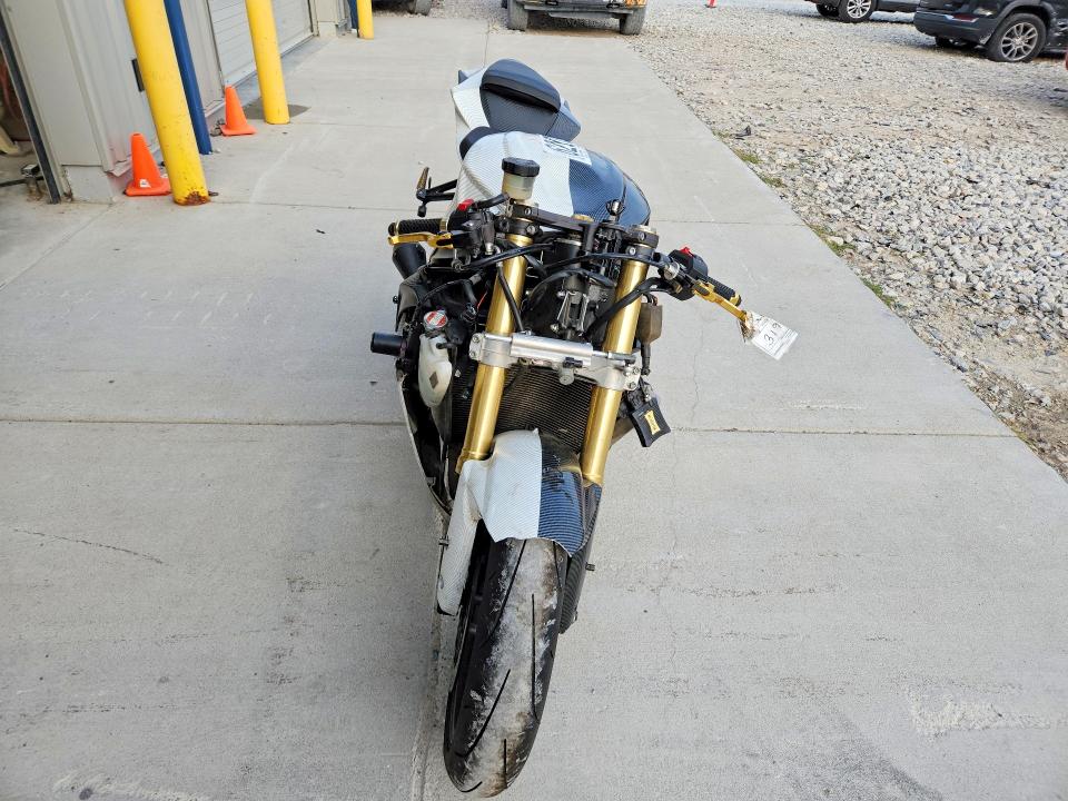 Продаж на аукціоні авто 2011 Suzuki Gsx750, vin: JS1GR7MAXB2101290, номер лоту: 62039356