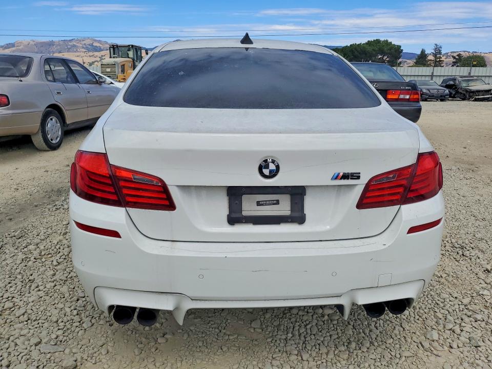 2013 Bmw M5 მანქანა იყიდება აუქციონზე, vin: WBSFV9C5XDC774051, აუქციონის ნომერი: 61963496