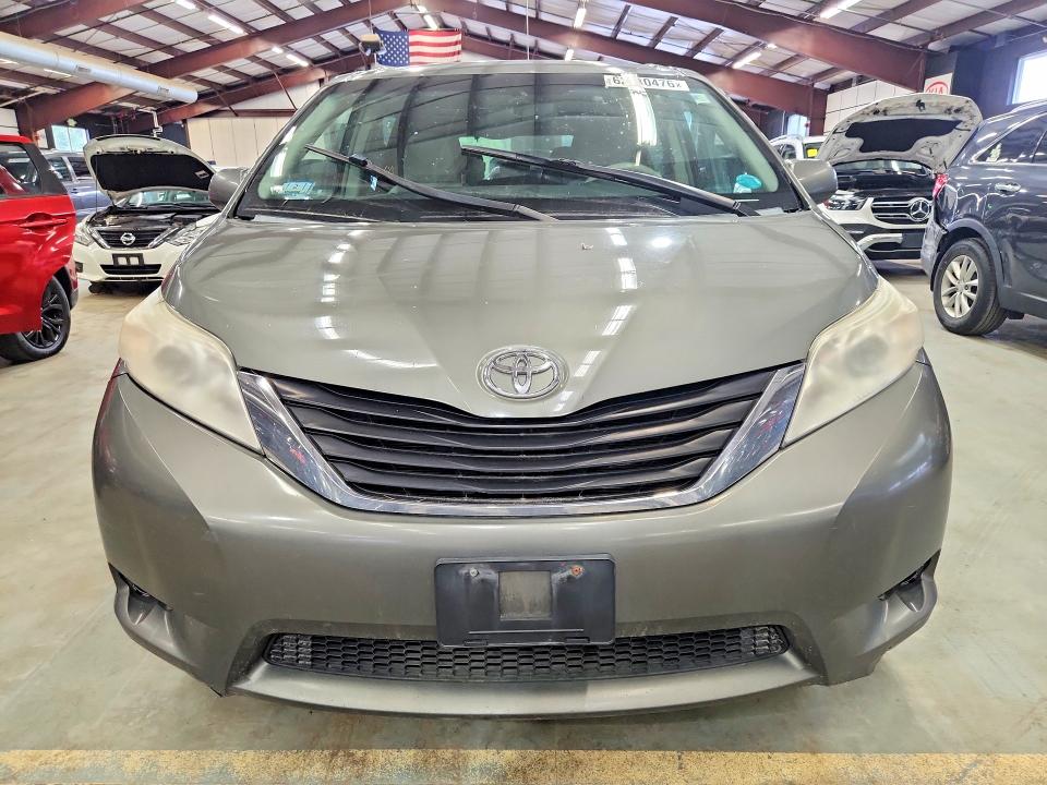 Продаж на аукціоні авто 2011 Toyota Sienna, vin: 5TDKK3DC3BS032658, номер лоту: 62110476