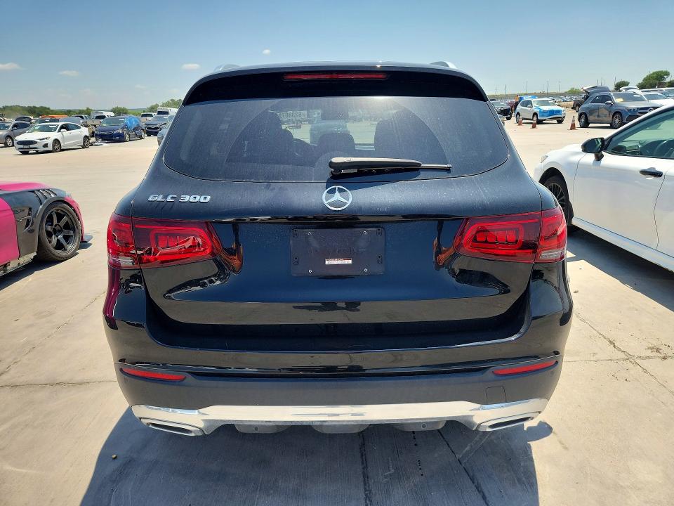 62380726 :رقم المزاد ، W1N0G8DB1MF927462 vin ، 2021 Mercedes-benz Glc مزاد بيع