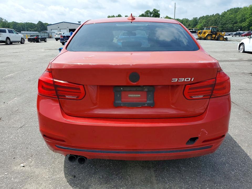 61393776 :رقم المزاد ، WBA8B9G33HNU54465 vin ، 2017 Bmw 330 مزاد بيع