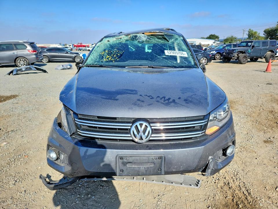 62909706 :رقم المزاد ، WVGAV7AX1GW560946 vin ، 2016 Volkswagen Tiguan مزاد بيع