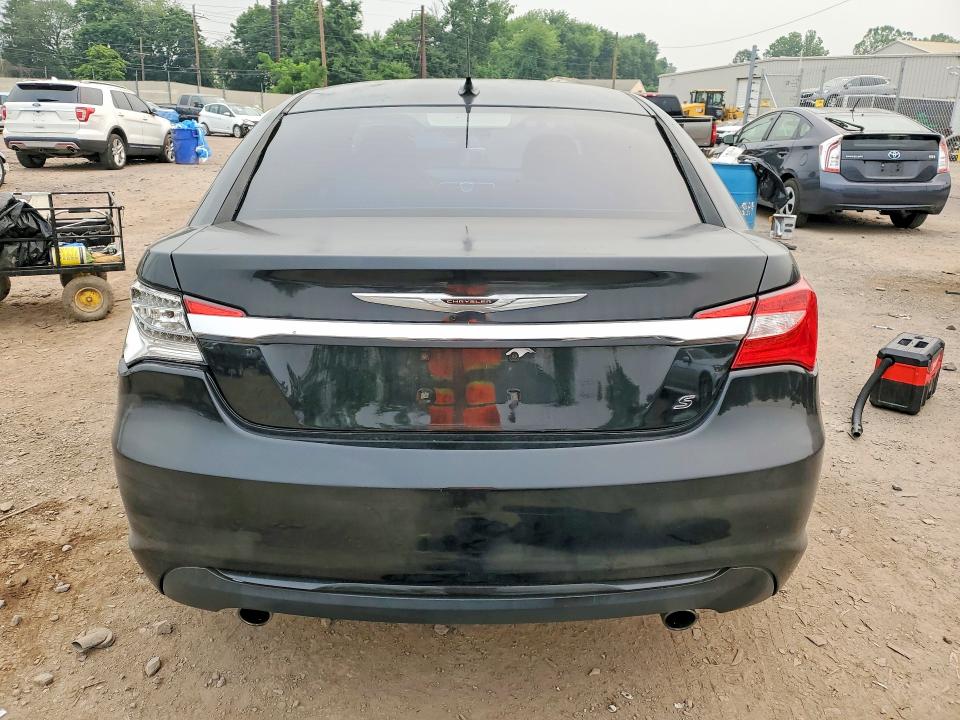 61068746 :رقم المزاد ، 1C3CCBBG9EN158474 vin ، 2014 Chrysler 200 مزاد بيع
