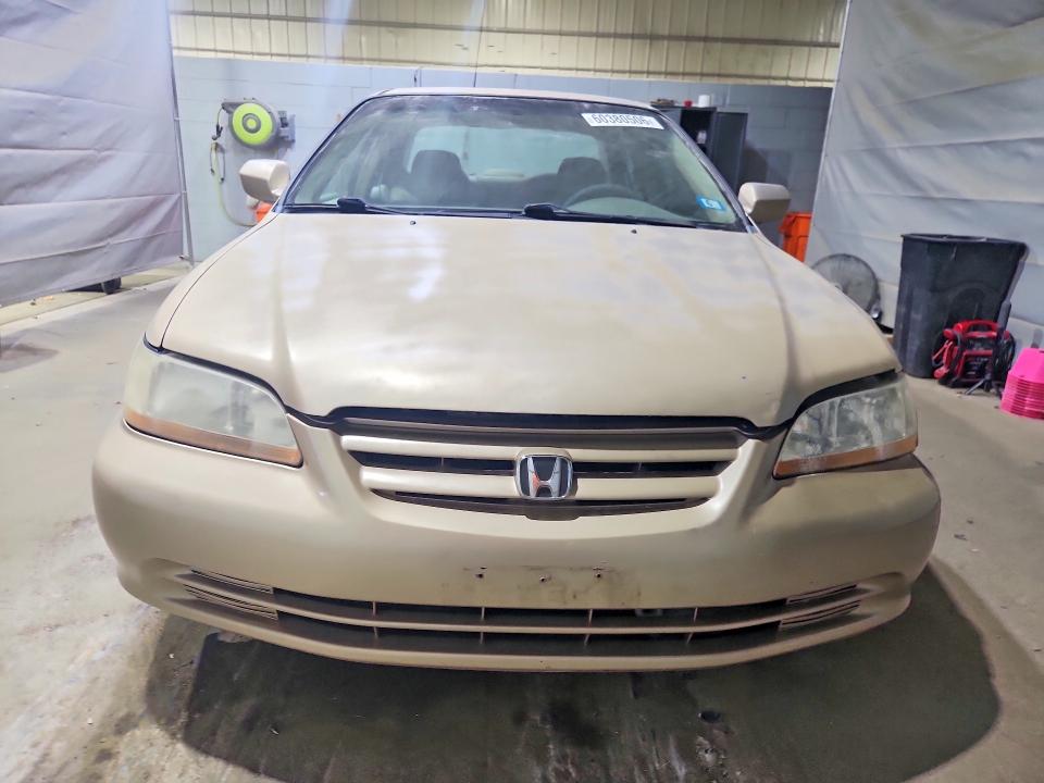 60380506 :رقم المزاد ، 1HGCG66521A052600 vin ، 2001 Honda Accord مزاد بيع