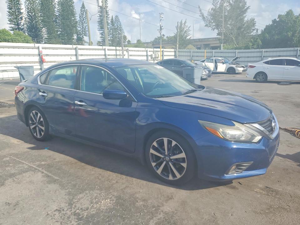 Продажа на аукционе авто 2017 Nissan Altima, vin: 1N4AL3APXHC197784, номер лота: 61894306