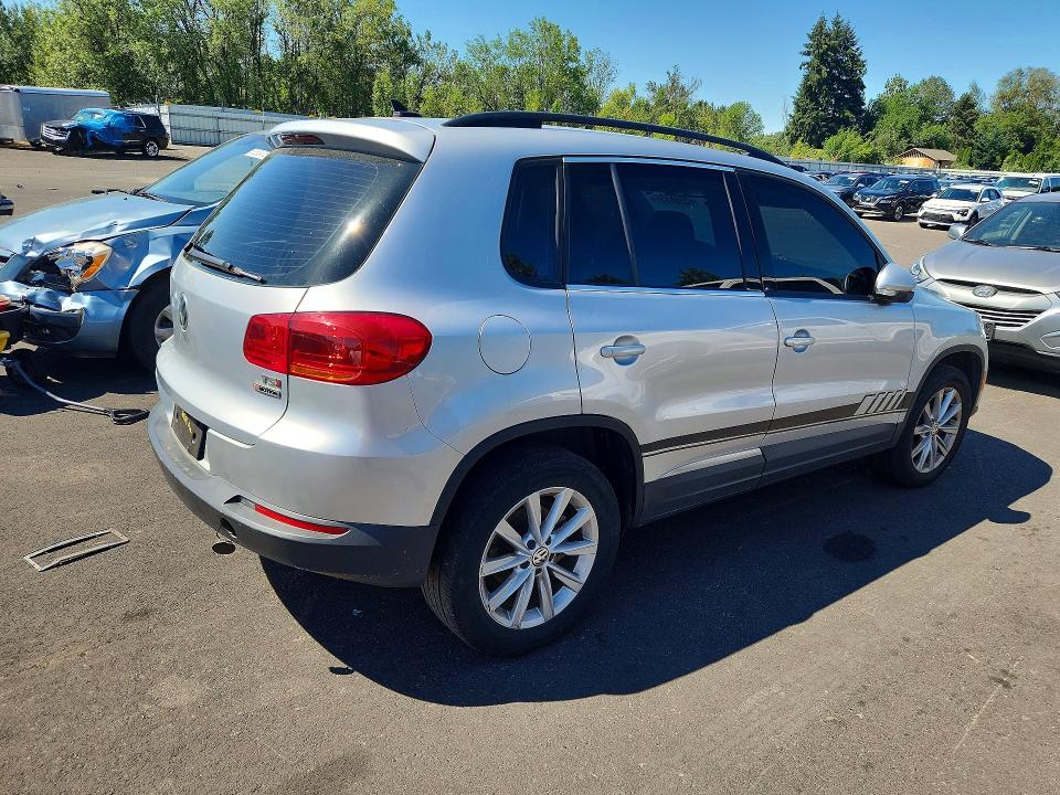 62689356 :رقم المزاد ، WVGBV7AX2HK051719 vin ، 2017 Volkswagen Tiguan مزاد بيع