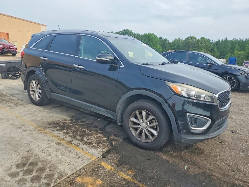 62613946 :رقم المزاد ، 5XYPG4A38HG224410 vin ، 2017 Kia Sorento مزاد بيع
