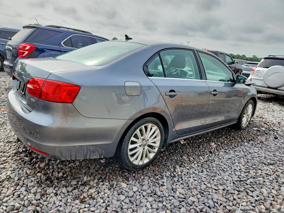 60400936 :رقم المزاد ، 3VWLL7AJ8EM350868 vin ، 2014 Volkswagen Jetta مزاد بيع