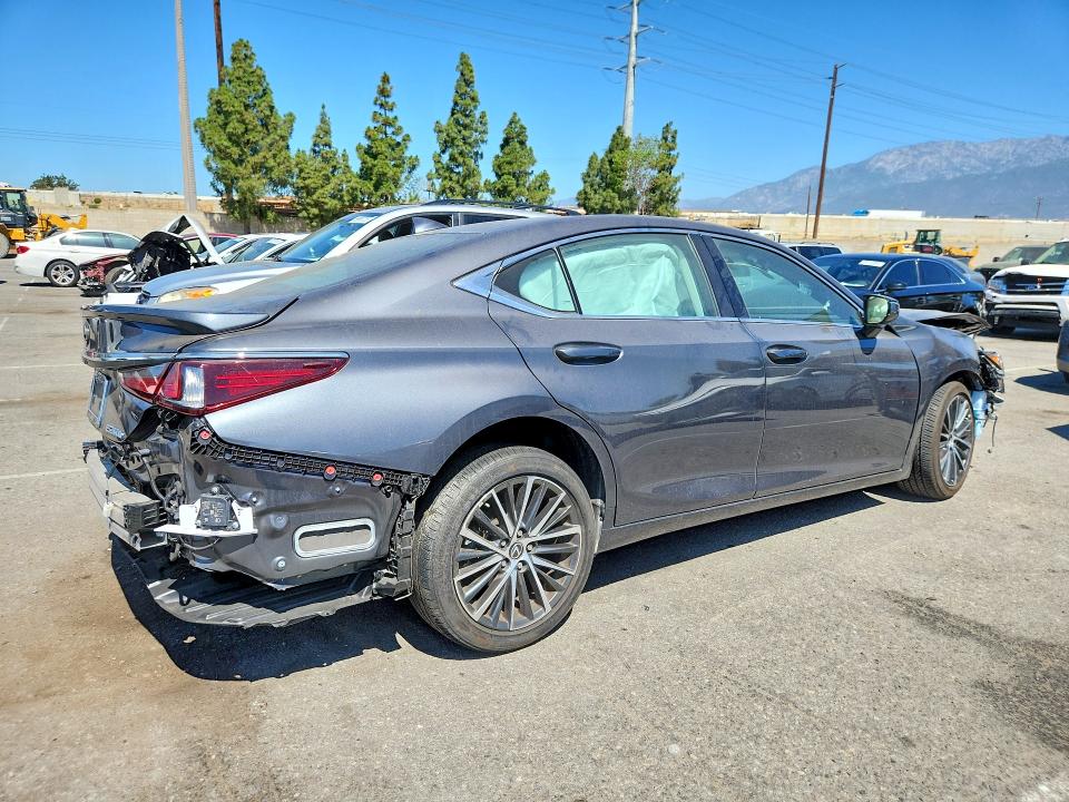 59912146 :رقم المزاد ، 58ADA1C19SU056415 vin ، 2025 Lexus Es 300h مزاد بيع