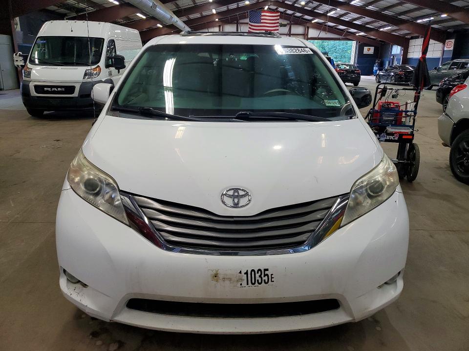 Aukcja sprzedaży 2011 Toyota Sienna, vin: 5TDDK3DC0BS019018, numer aukcji: 63382846