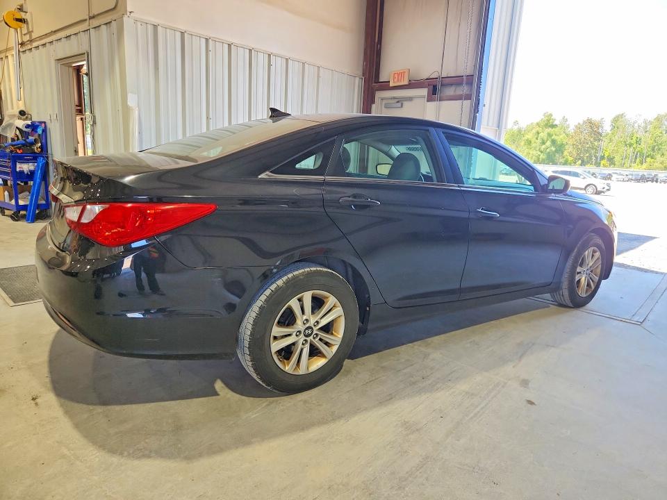 61078506 :رقم المزاد ، 5NPEB4ACXDH713397 vin ، 2013 Hyundai Sonata مزاد بيع