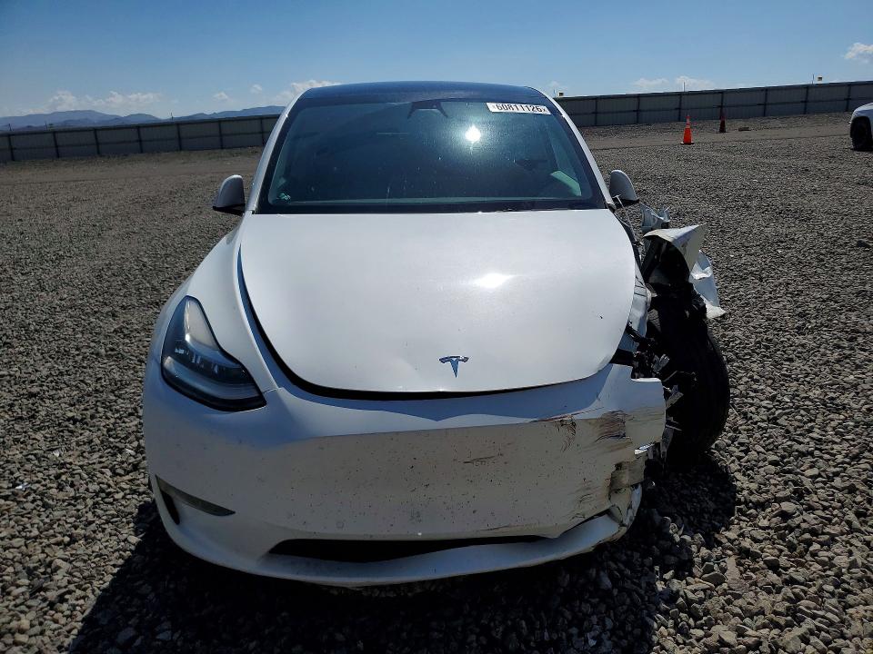 60811126 :رقم المزاد ، 5YJYGDEE4MF207119 vin ، 2021 Tesla Model Y مزاد بيع