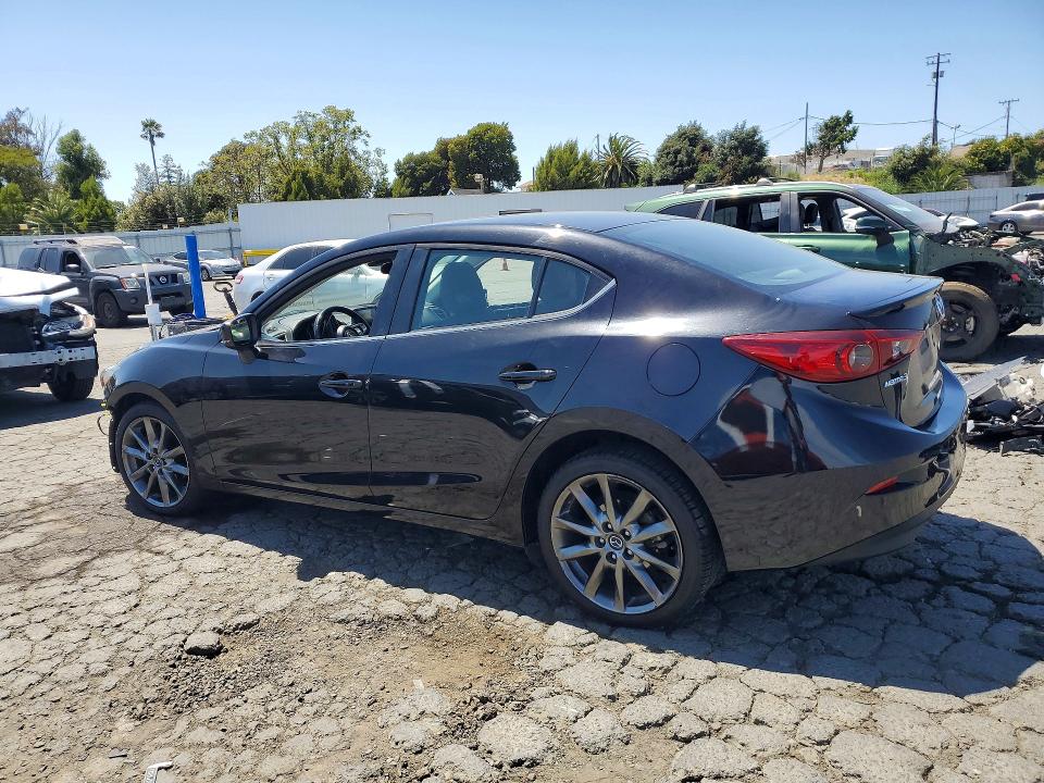2018 Mazda 3 მანქანა იყიდება აუქციონზე, vin: 3MZBN1V30JM253723, აუქციონის ნომერი: 59644056