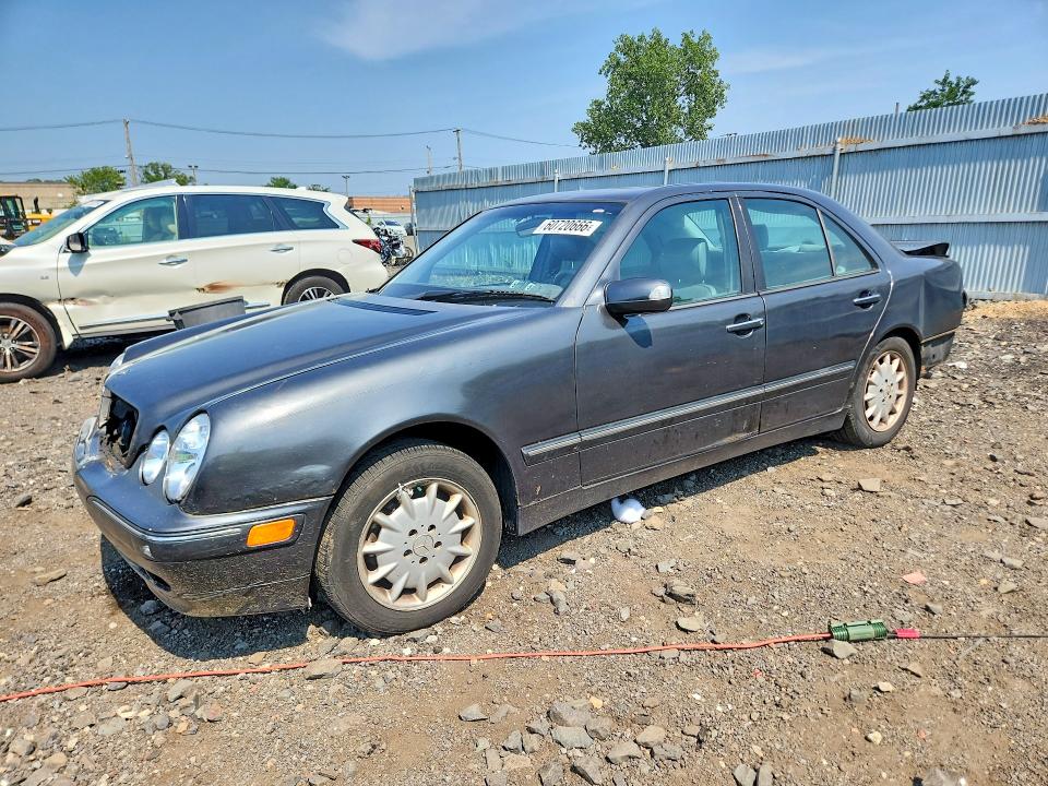 2002 Mercedes-benz E მანქანა იყიდება აუქციონზე, vin: WDBJF82J72X063922, აუქციონის ნომერი: 60720666