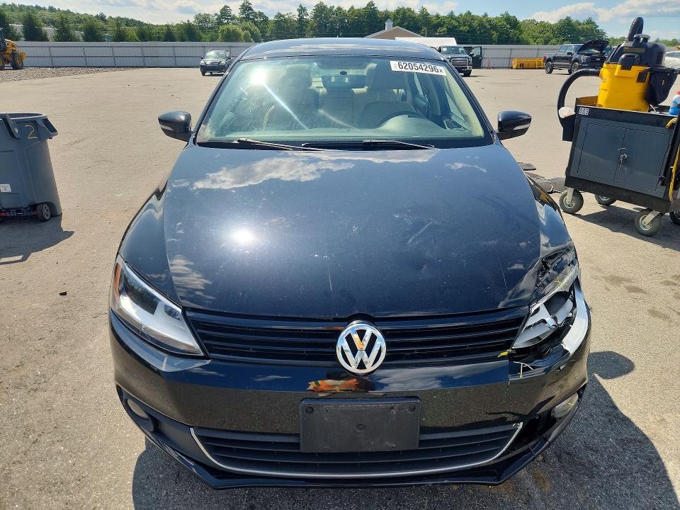 62054296 :رقم المزاد ، 3VWLZ7AJXBM348873 vin ، 2011 Volkswagen Jetta مزاد بيع