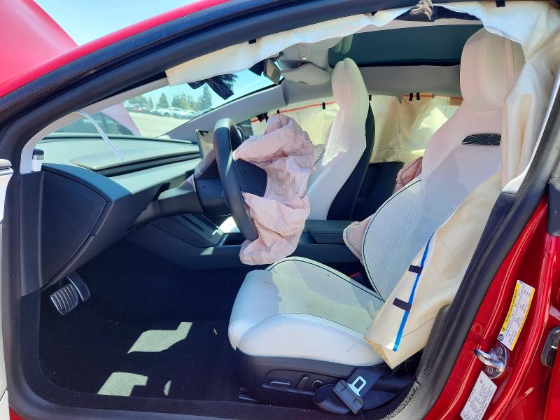 60524296 :رقم المزاد ، 5YJ3E1ETXSF932699 vin ، 2025 Tesla Model 3 مزاد بيع