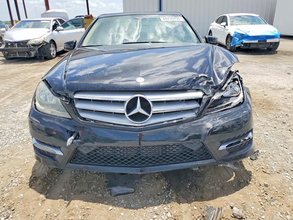 60290456 :رقم المزاد ، WDDGF4HB4DR271032 vin ، 2013 Mercedes-benz C مزاد بيع