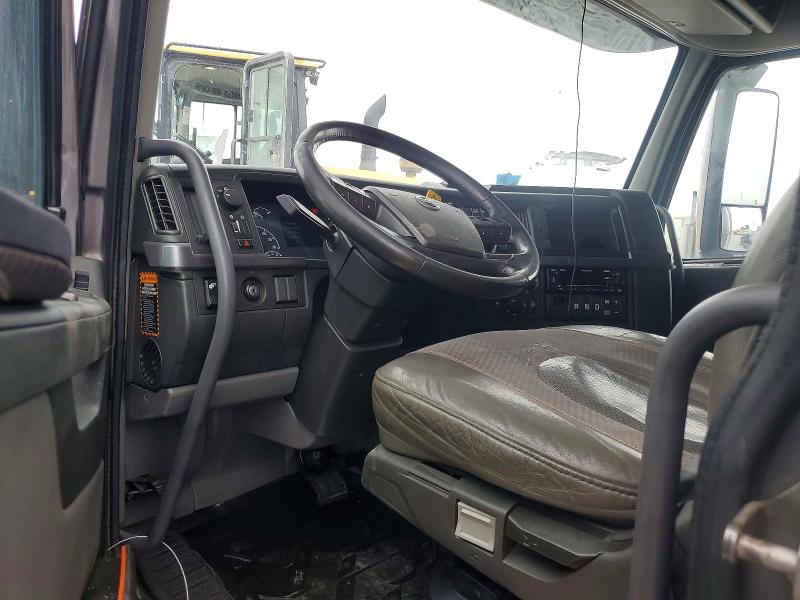 60970326 :رقم المزاد ، 4V4NC9EH9NN288020 vin ، 2022 Volvo Vnl مزاد بيع
