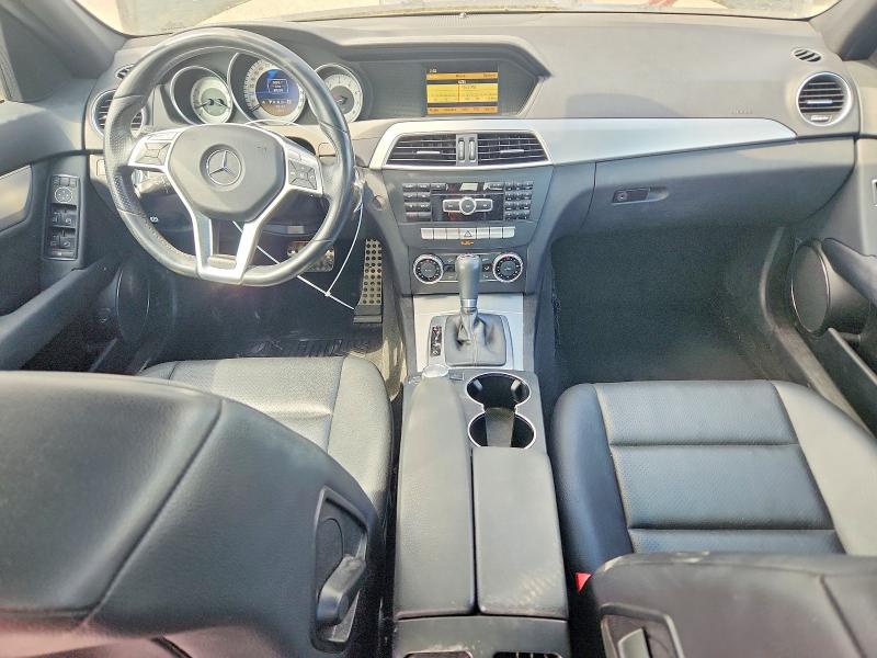 Продаж на аукціоні авто 2012 Mercedes-benz C, vin: WDDGF4HB3CR220300, номер лоту: 61884946