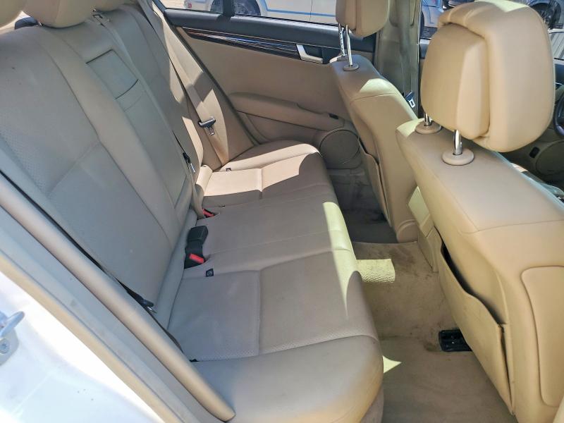 2013 Mercedes-benz C მანქანა იყიდება აუქციონზე, vin: WDDGF8AB0DR283602, აუქციონის ნომერი: 60937816