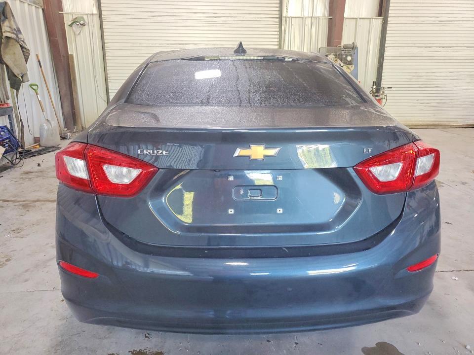2018 Chevrolet Cruze მანქანა იყიდება აუქციონზე, vin: 1G1BE5SM1J7143631, აუქციონის ნომერი: 63180106
