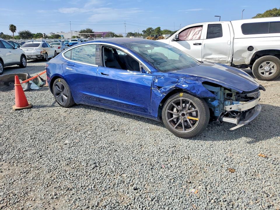 Продаж на аукціоні авто 2018 Tesla Model 3, vin: 5YJ3E1EAXJF154434, номер лоту: 62533886