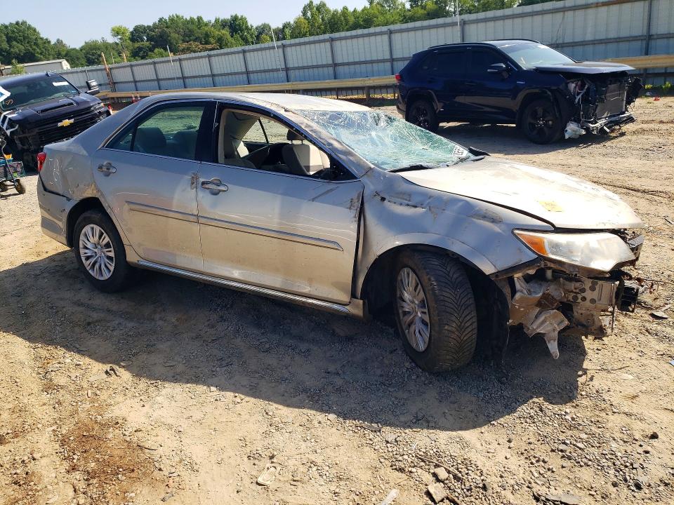 2014 Toyota Camry მანქანა იყიდება აუქციონზე, vin: 4T4BF1FK0ER386829, აუქციონის ნომერი: 76295535