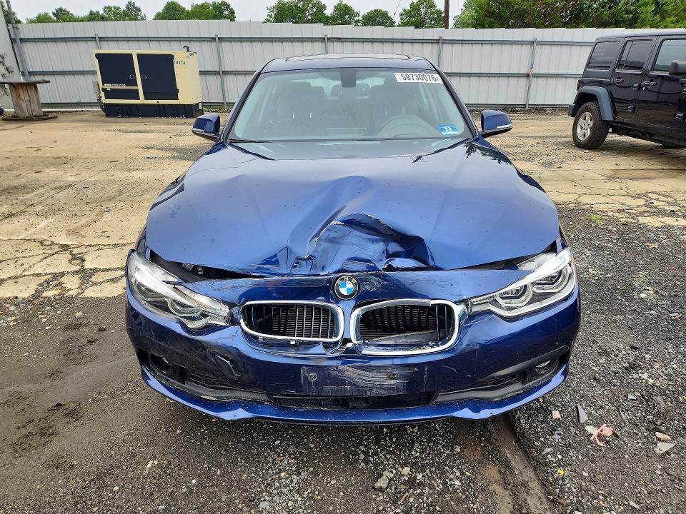 59730076 :رقم المزاد ، WBA8A3C54JA505962 vin ، 2018 Bmw 320 مزاد بيع