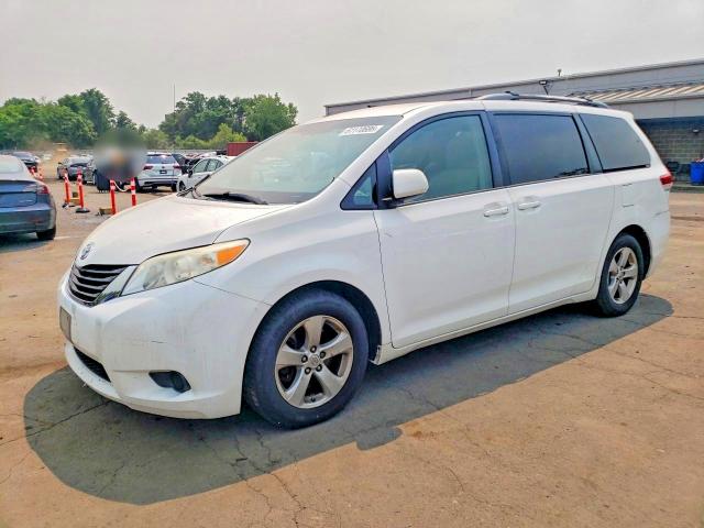 Aukcja sprzedaży 2013 Toyota Sienna, vin: 5TDKK3DC6DS300962, numer aukcji: 61170686